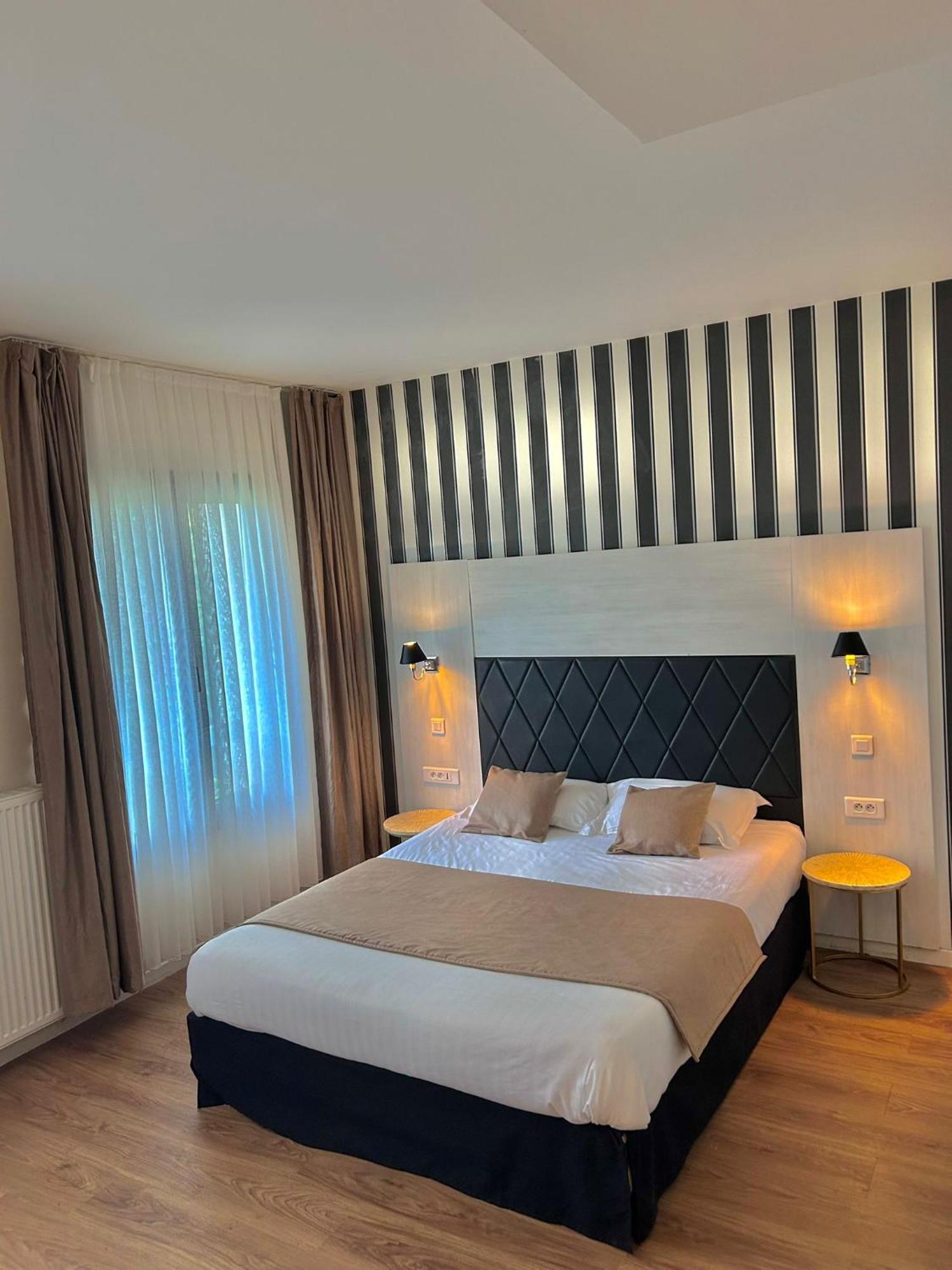 Thoiry Etoile Lodge Екстериор снимка