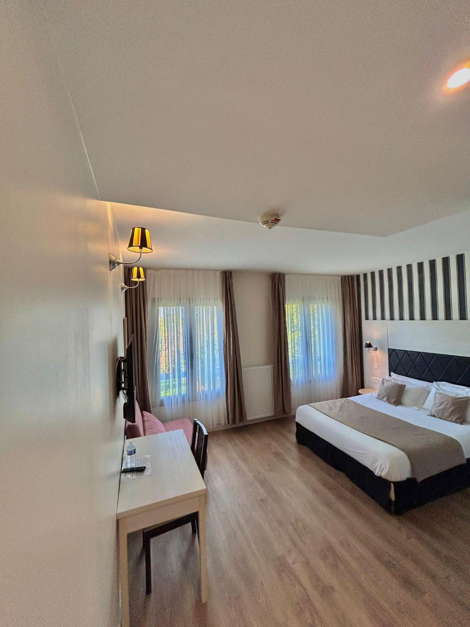 Thoiry Etoile Lodge Екстериор снимка